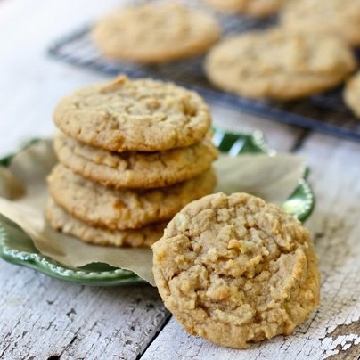 A perfect fall dessert- Apple peanut butter cookies en