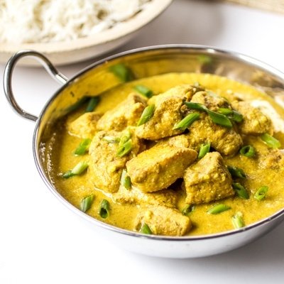 Chicken korma with raisins en