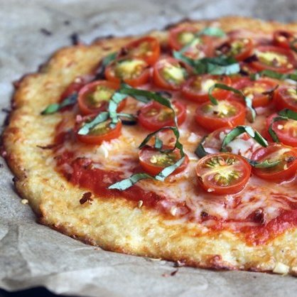 HEALTHY CAULIFLOWER PIZZA CRUST RECIPE en
