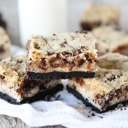 Oreo Cheesecake Cookie Dough Bars en