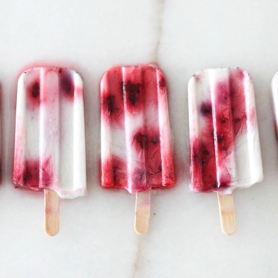 Strawberry and Cream Popsicle en